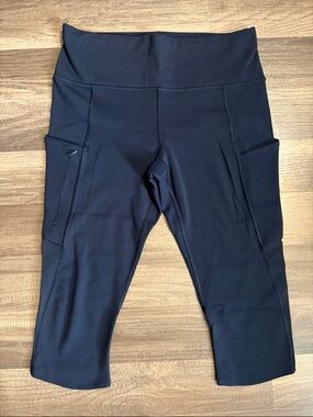 Athleta Navy Capri Leggings with Side Pockets